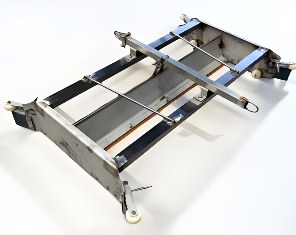 Automatic stainless steel manure scraper